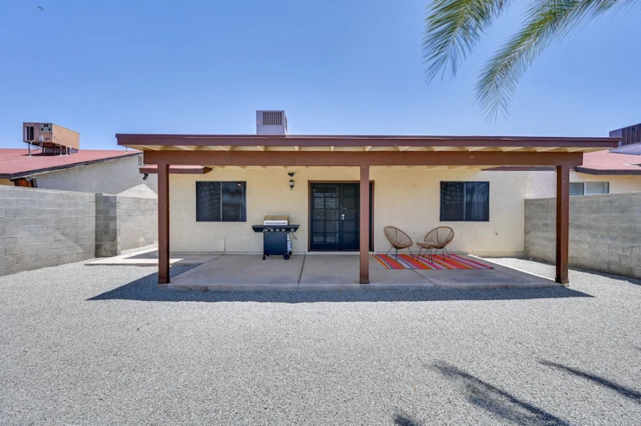Cozy Arizona Retreat w/ Pool Access, Patio & Grill