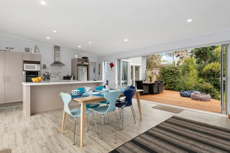 Pohutukawa Peace - Mangawhai Holiday Home