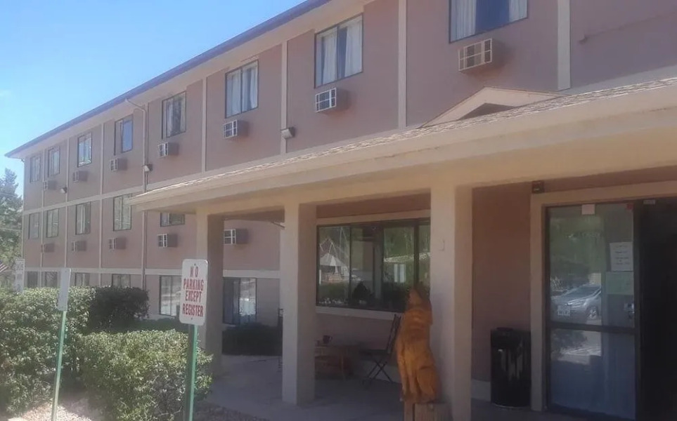 Manitou Inn & Suites