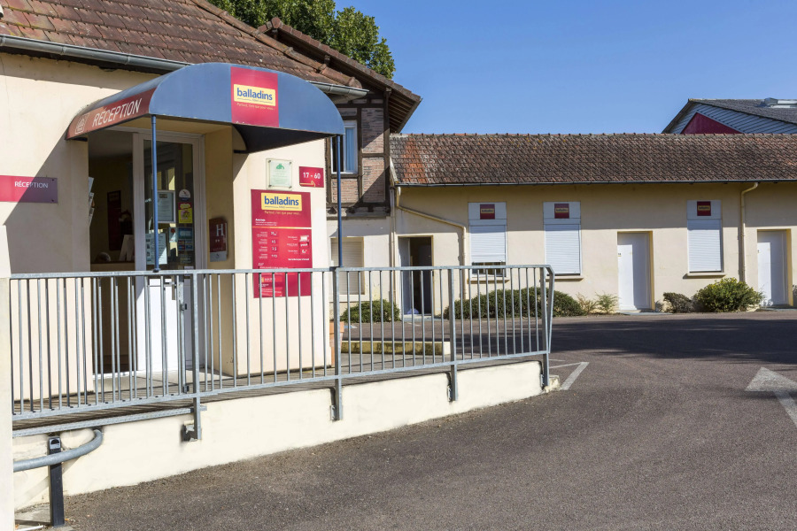 Hôtel & Résidence Avermes