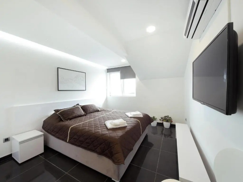 Agent Lux Apartments