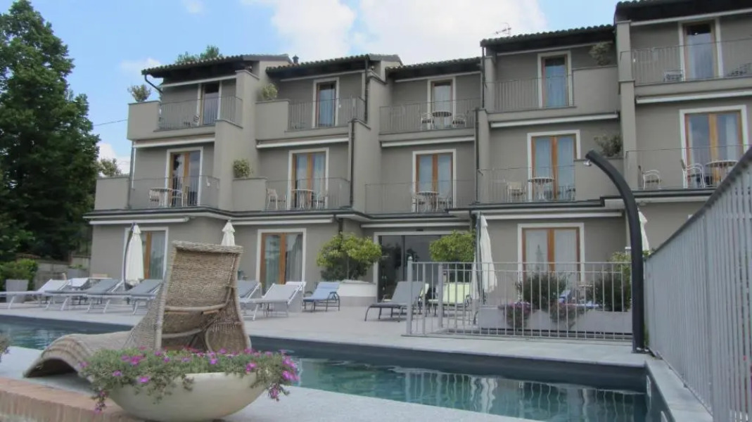 Réva Residences & Pool