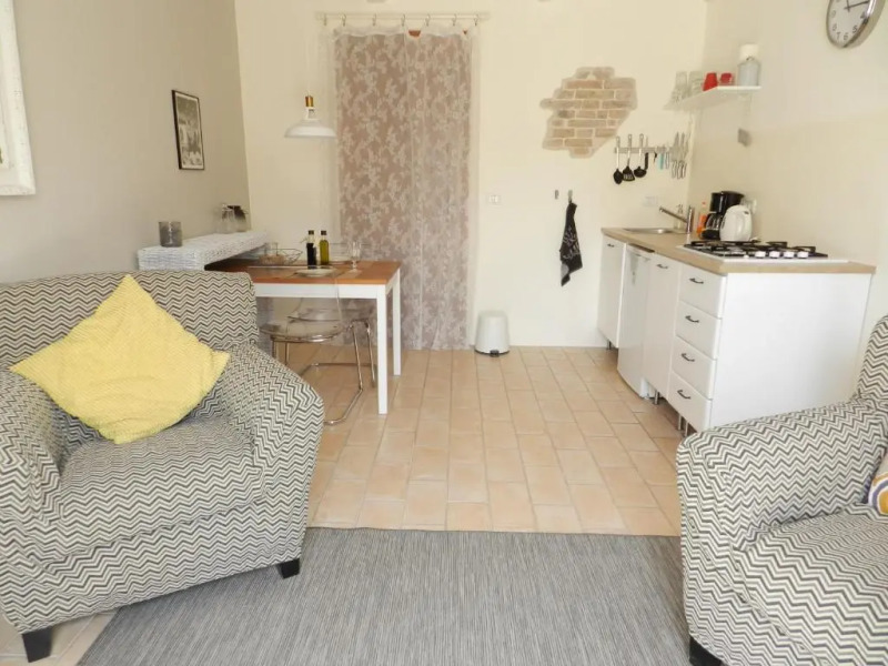 Rosa nel Pozzo Apartments and B&B