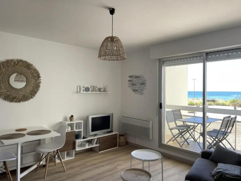 Les pieds dans l eau a Saint Gilles Croix de Vie