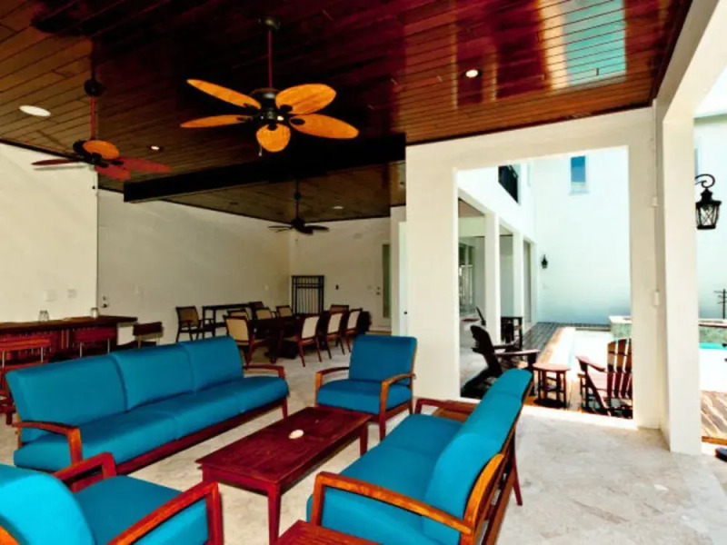 Casa Bonita 230 Oak Avenue