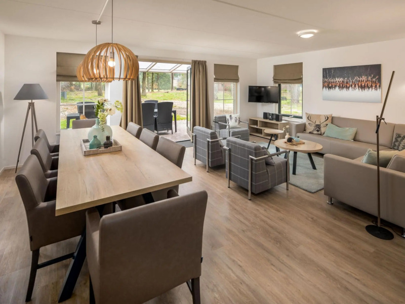 Luxurious Villa With sun Shower, in a Wooded Area