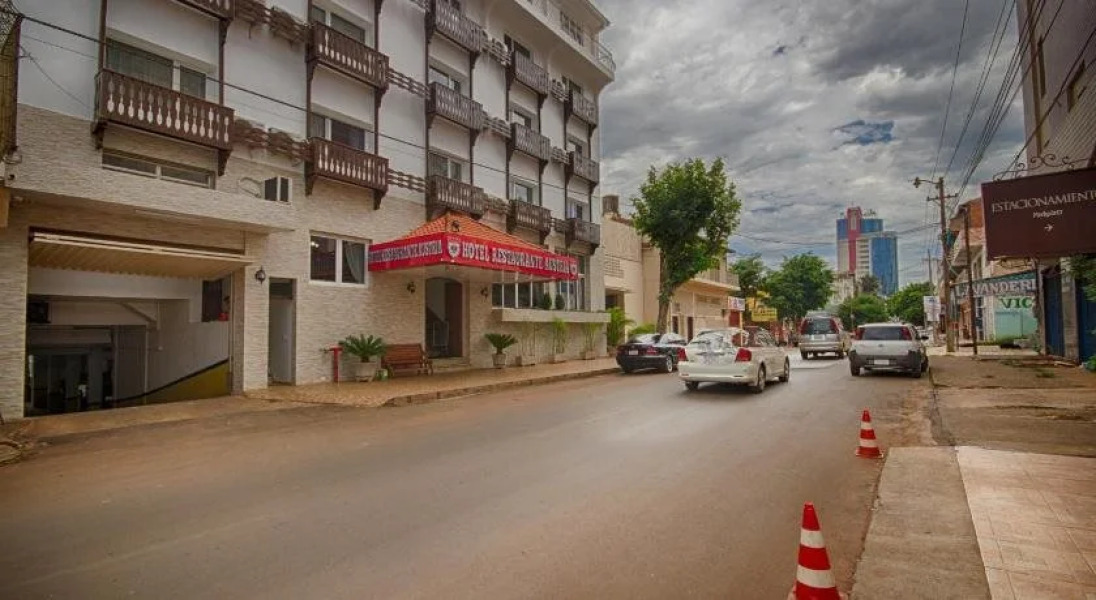 Hotel y Restaurant Austria