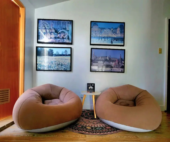 3 Bed House - Sleeps 20 - Pets - Pool - Garden