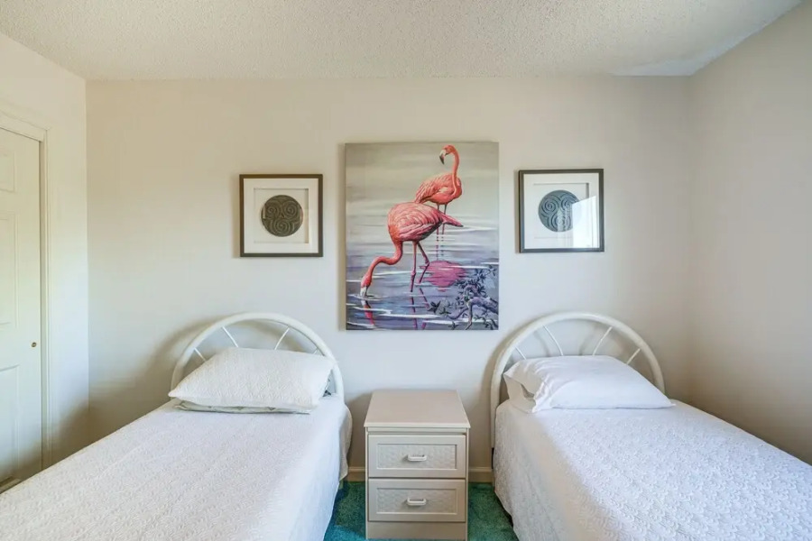 Charming Nags Head Retreat: Half-mi to State Park!