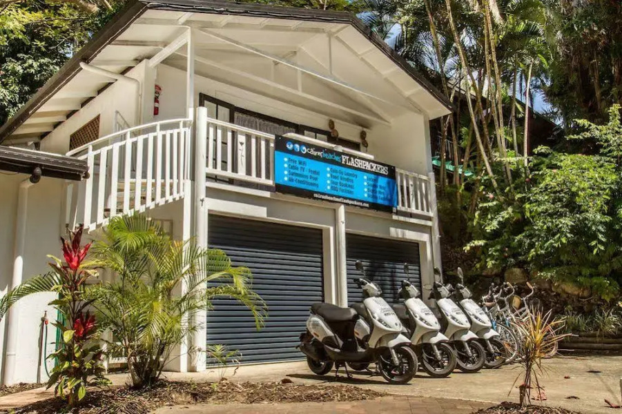 Cairns Beaches Flashpackers