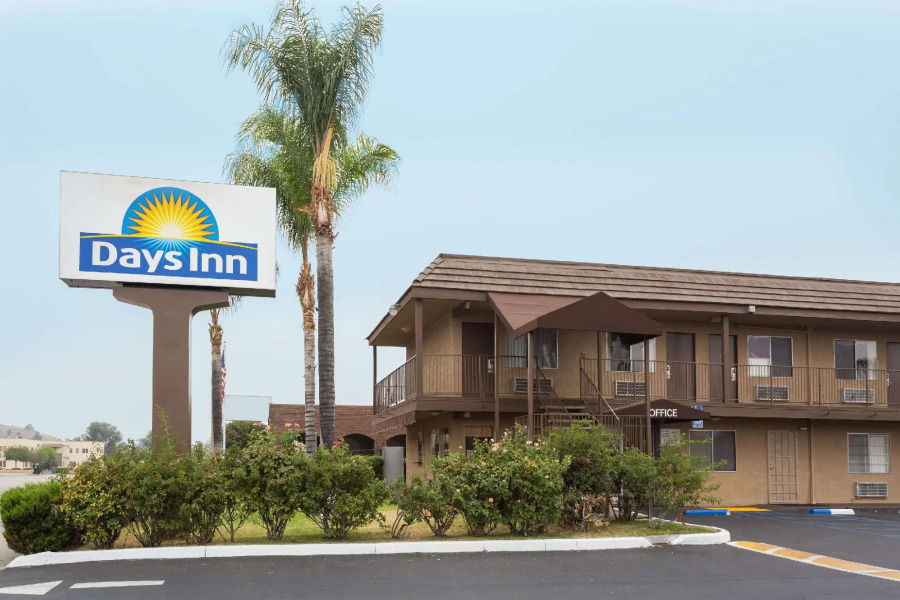 Days Inn - San Bernardino Riverside
