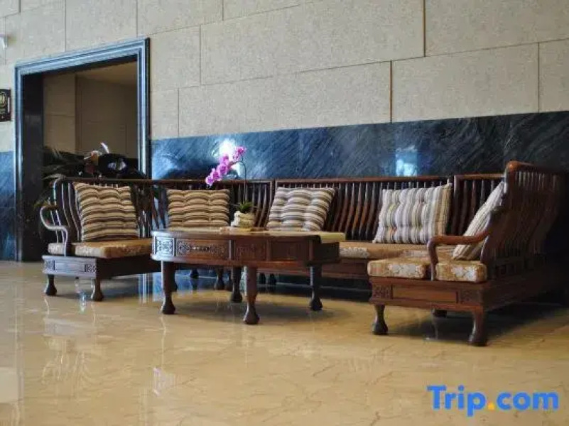 Yunpeng Sunshine Holiday Hotel