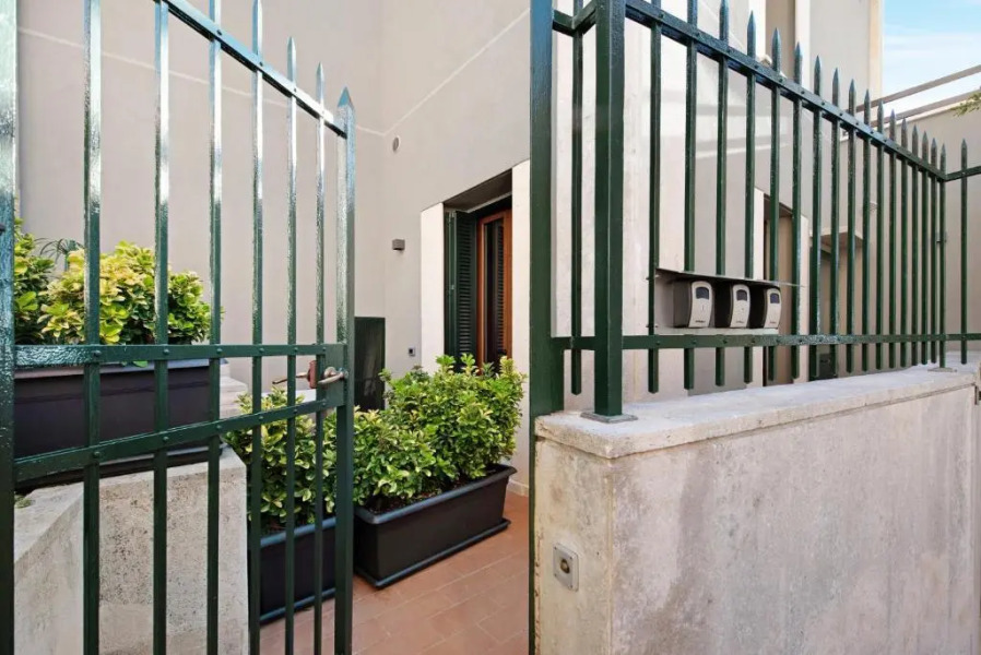 Valeria 3- Arenzanohost