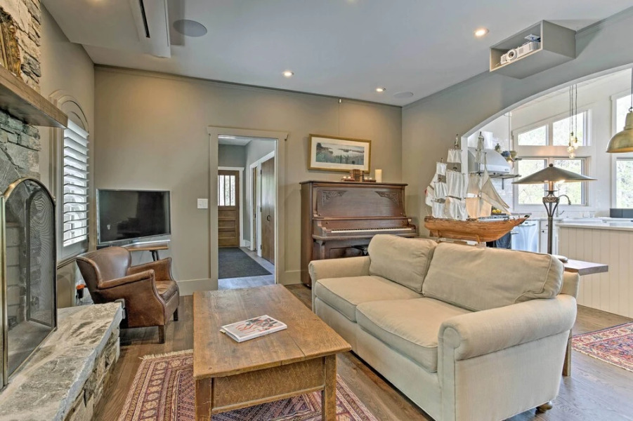 Enchanting Tryon Home w/ Hot Tub ~ 14 Mi to Tiec!