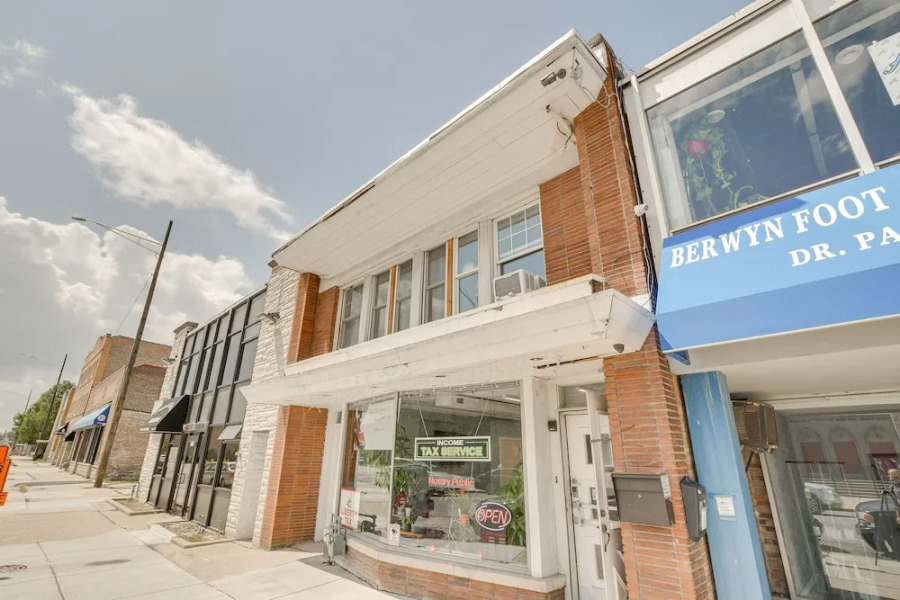 Berwyn Apartment Rental ~ 11 Mi to Chicago!