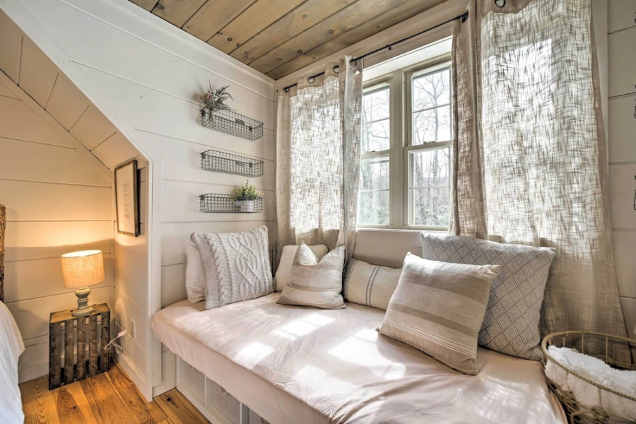 Deck + Fire Pits: Lake Toxaway Getaway!
