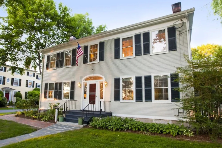 Captain Fairfield Inn