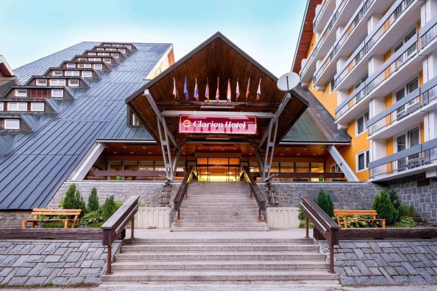 Pinia Hotel & Resort