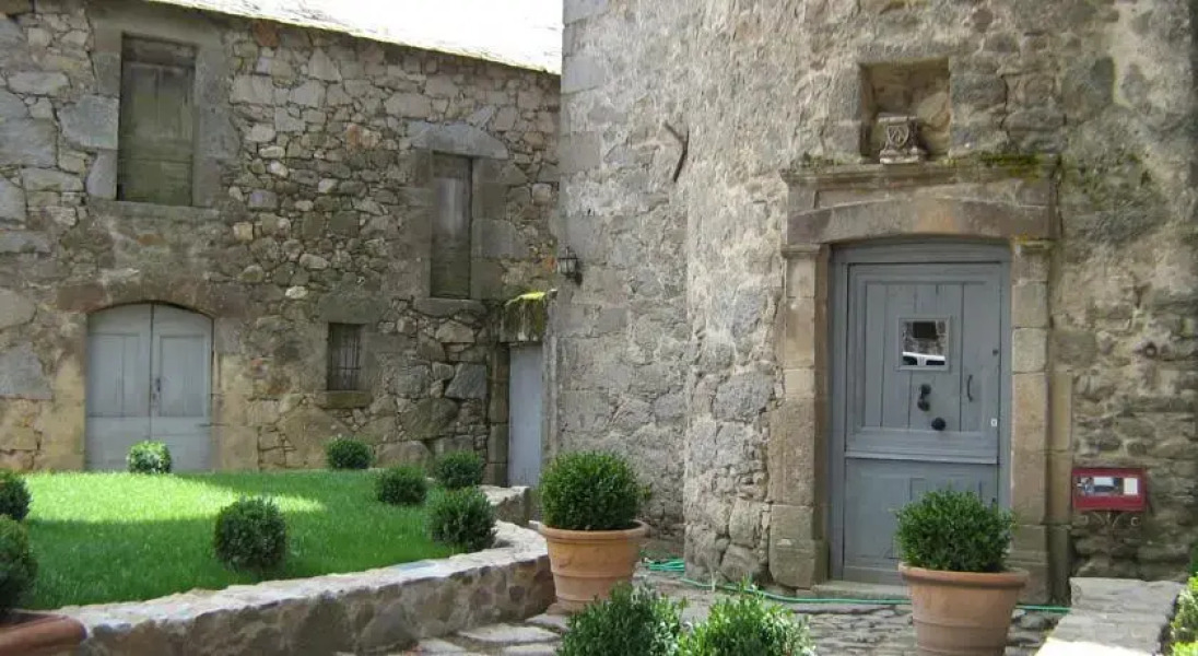 Chambres dHôtes Au Château