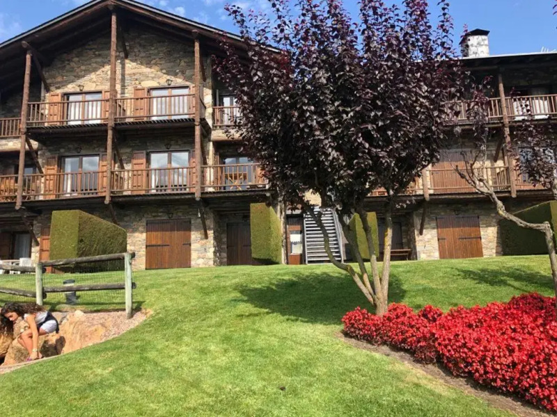 Duplex Bolvir con piscina y excelentes vistas