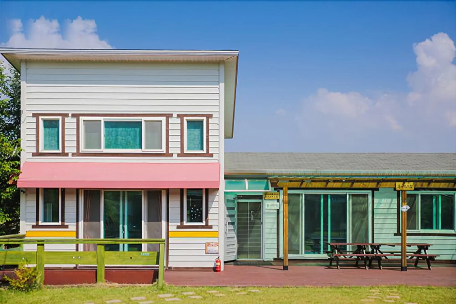 Pocheon Ant Village White House Pension