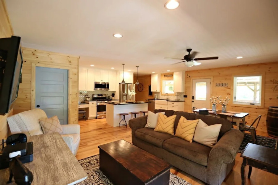 Dillingham Dacha - 2 Br Home