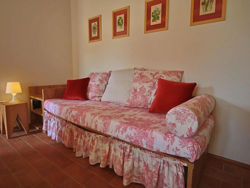 Cottage in Montelabbate With Pool & Forest