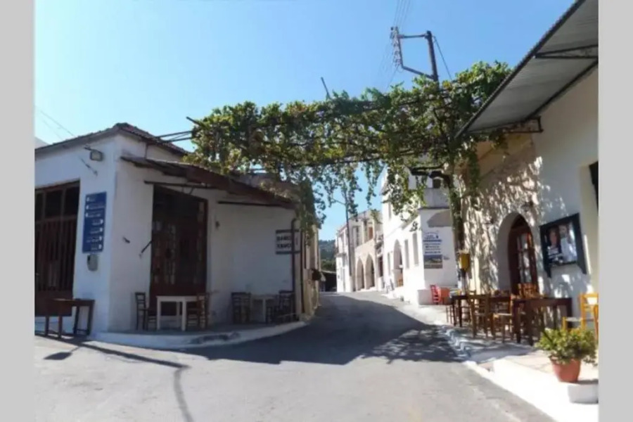 Brand new & Comfy studio on the Village Square