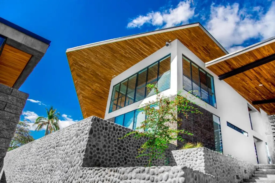 Puro Surf Hotel and Academy
