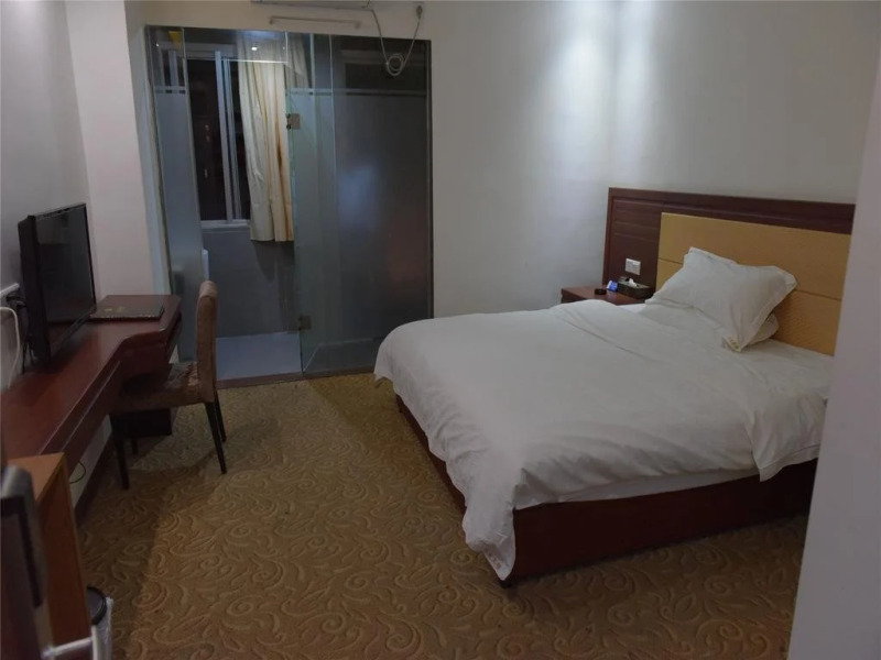 Jun Hotel Guangdong Zhanjiang Suixi County Quanfeng Square