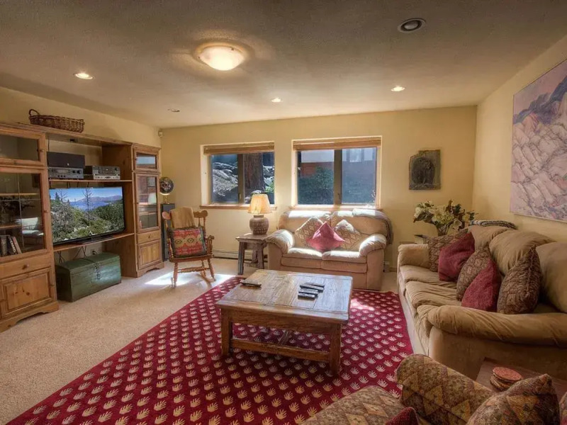 Luxurious Lower Tyrolian Village 3 Br chalet by RedAwning