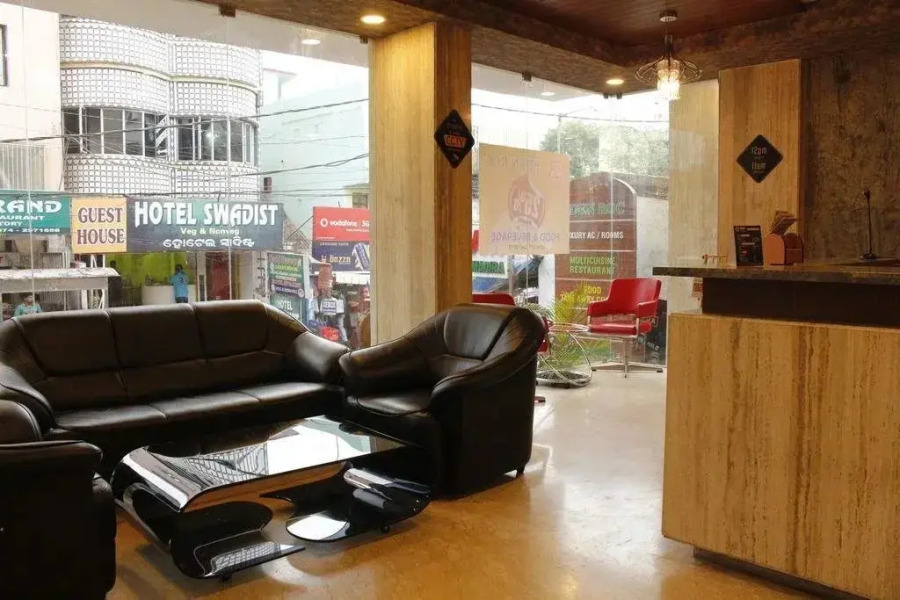 OYO Premium Old Station Road Bhubaneswar 4