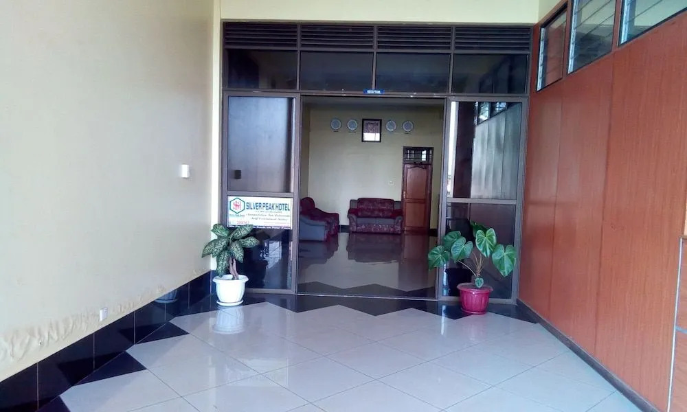 Silver Peak Hotel Lira Ltd