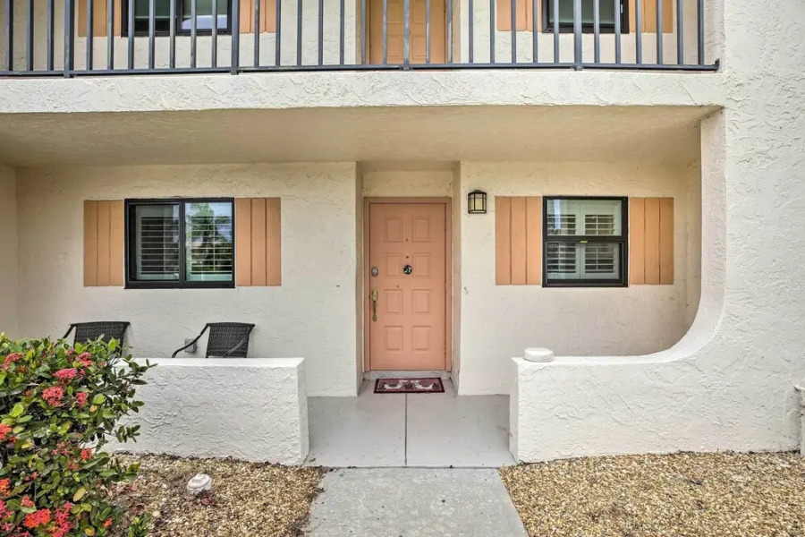 Cheery Condo With Pool Access: 3 Miles to Beach!