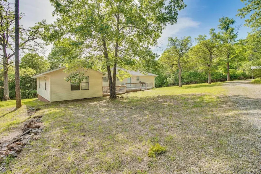 Spacious Mountain Home Retreat Near Norfork Lake!