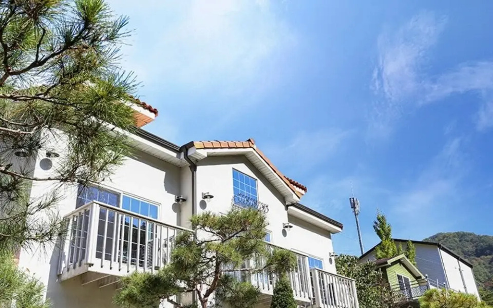 Gurye Deulangil Pension