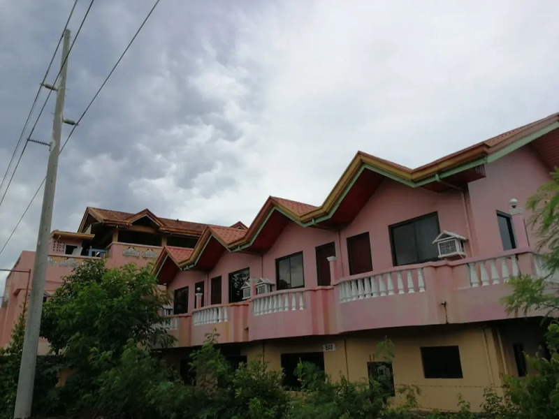 Beachview Pink Lodge