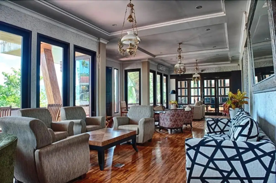 Nusa Nalan Beach Resort