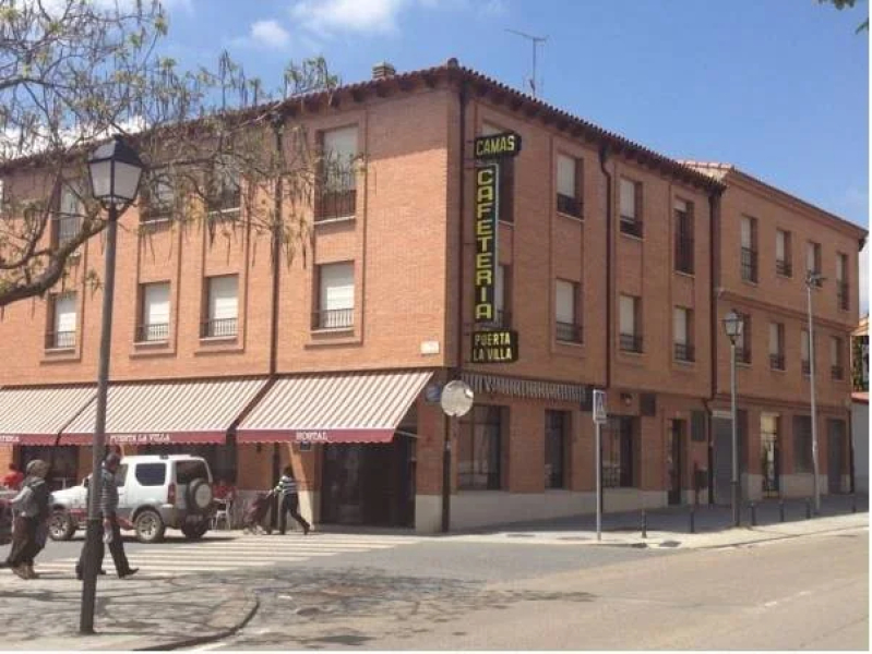 Puerta De La Villa