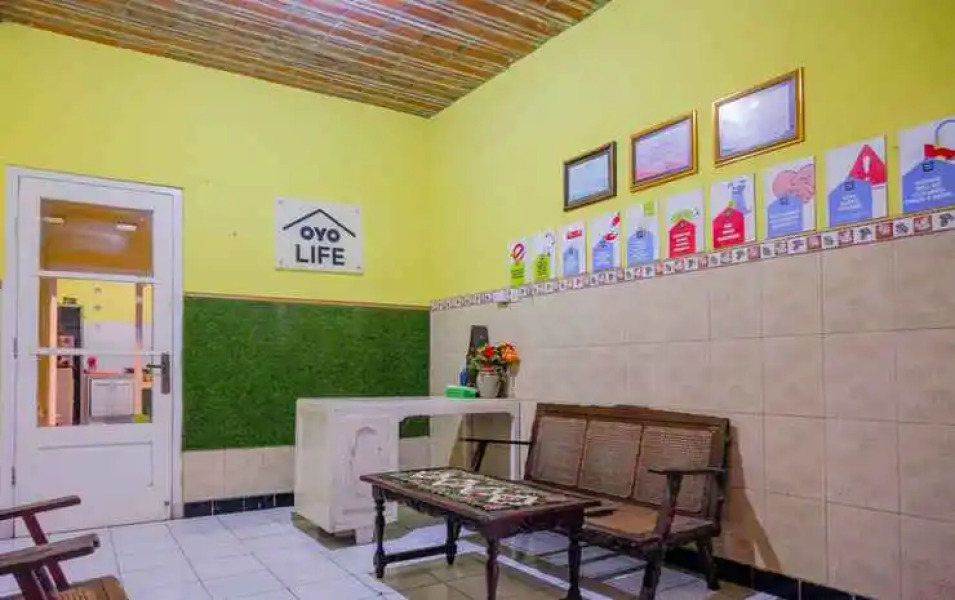 OYO Life 2615 Menik Jaya Margobawero