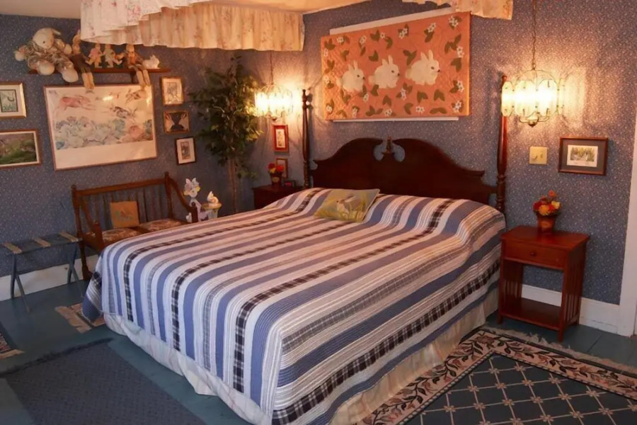 Simmons Homestead Inn