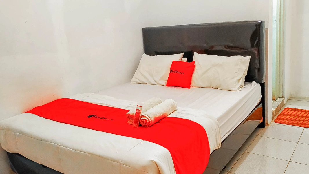 RedDoorz near Alun Alun Majalengka