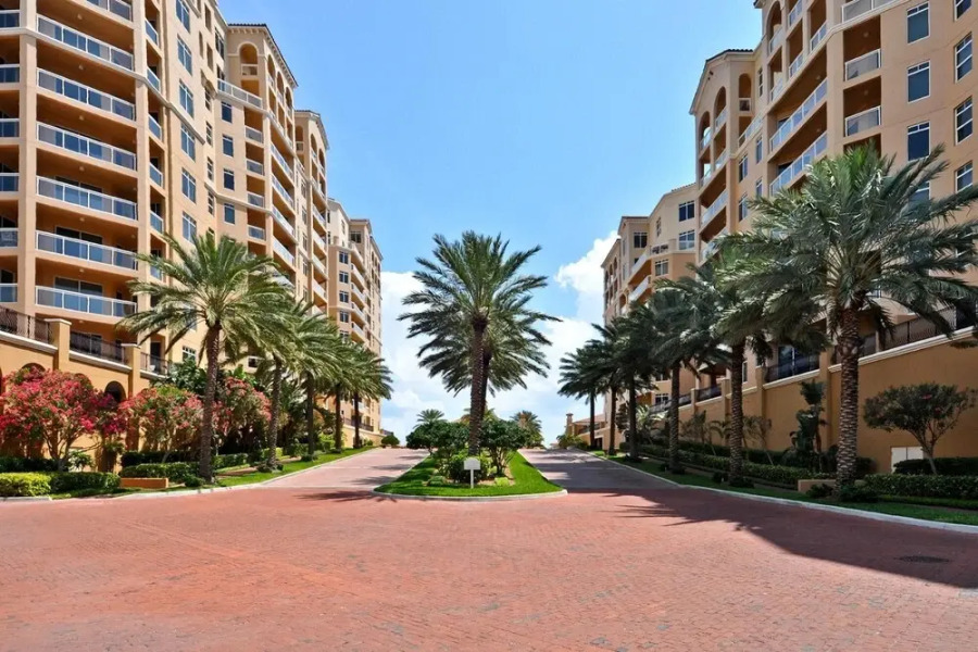 Stunning Beach Front 3 Bd Apartment @ Clearwater Belle Harbor 401
