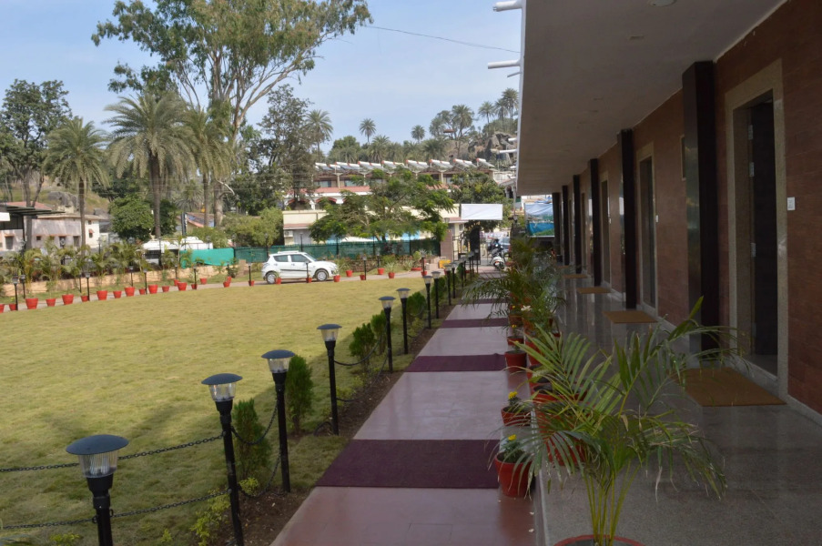 Royal Garden Retreat