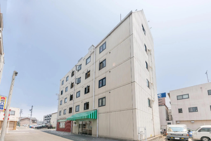 Tabist IWATA Station Hotel