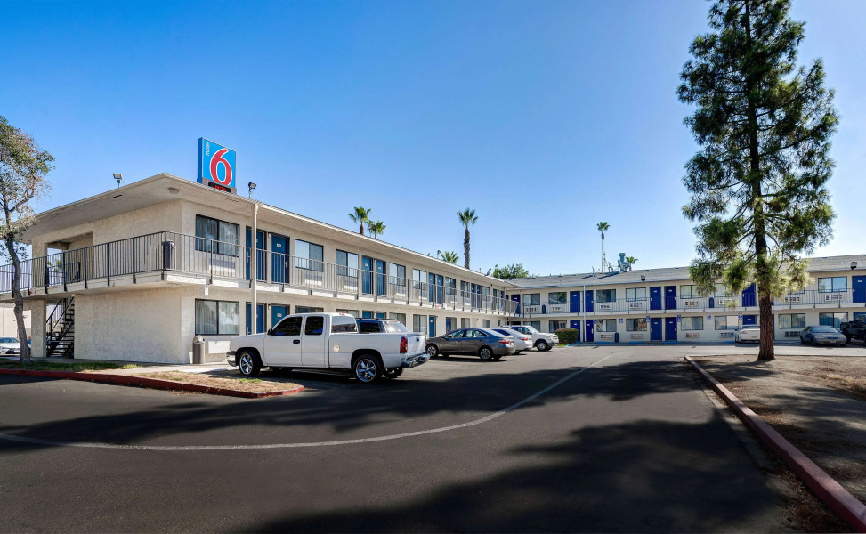 Motel 6 Bakersfield, CA - South