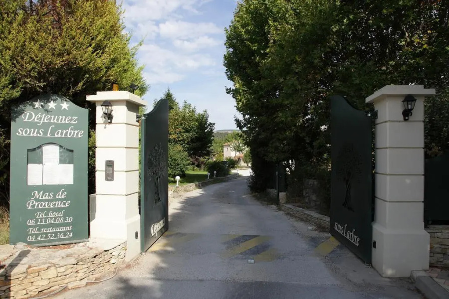 Déjeunez Sous l'Arbre