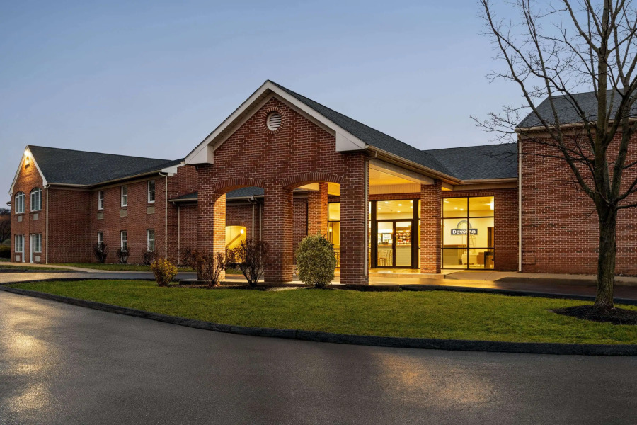 Days Inn & Suites by Wyndham Lancaster Amish Country