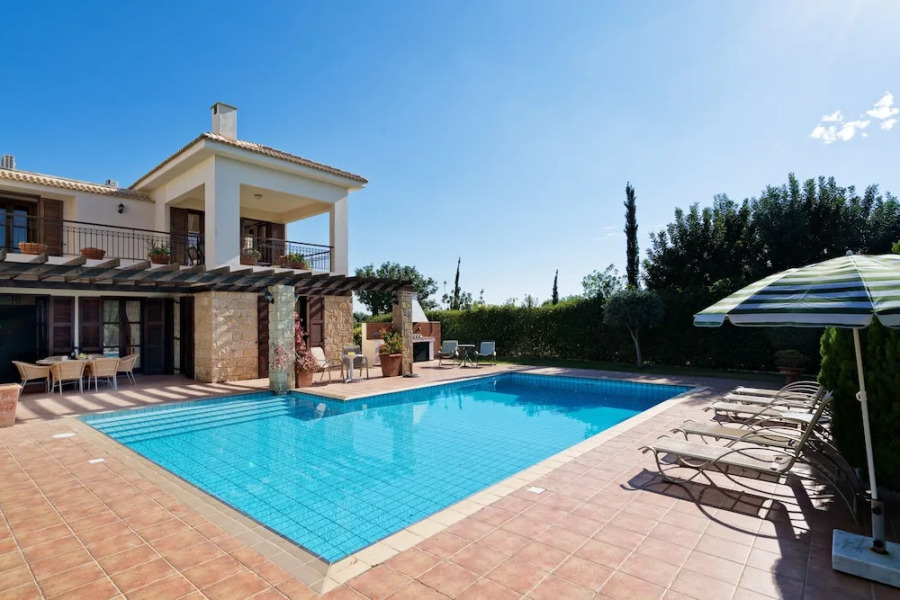 3 bedroom Villa Anarita 64 with private L-shaped pool, beautiful gardens, near resort village square