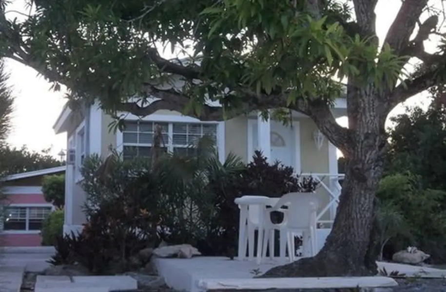 The Colonial Rental Suite